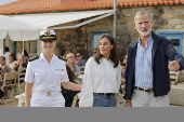 Los reyes Felipe y Letizia almuerzan con Leonor en Villagarca de Arousa