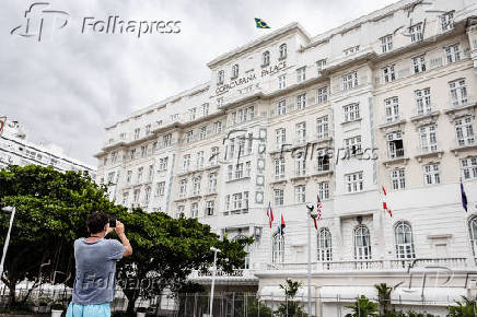 Fachada do Copacabana Palace, que fecha as portas pela primeira vez