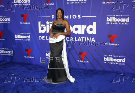 El negro y los diseos clsicos intervenidos dominaron la alfombra de los Latin Billboards