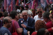 O candidato  prefeitura de SP, Guilherme Boulos, durante caminhada