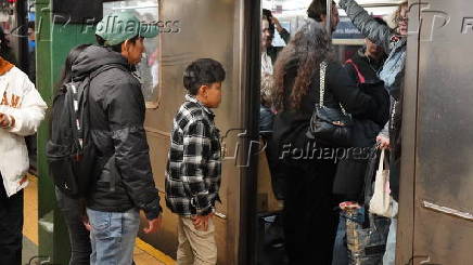 Os trens A e C que no funcionam causam confuso, congestionamento e atrasos para os passageiros na cidade de Nova York.