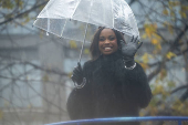 Desfile anual do dia de ao de graas da macy's acontece na cidade de nova york