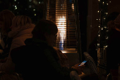 Tourists enjoy last days of gas heaters on Barcelona's terraces