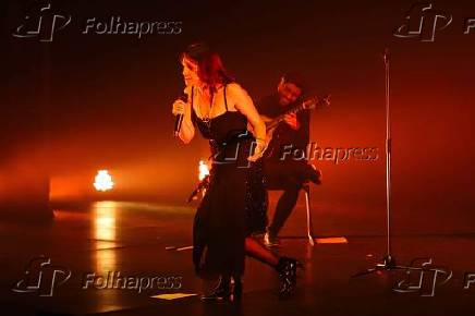A cantora portuguesa Carminho se apresenta no 2 dia do Festival de Fado