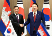 Cambodian PM Hun Manet visits South Korea