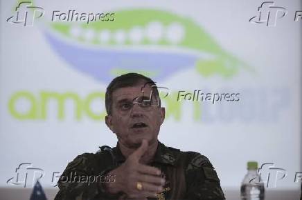 O general brasileiro Guilherme Theophilo durante coletiva de imprensa em So Paulo