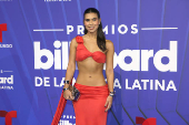 El negro y los diseos clsicos intervenidos dominaron la alfombra de los Latin Billboards