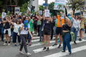 Manifestantes voltam a protestar contra corte de rvores para obras na Vila Mariana