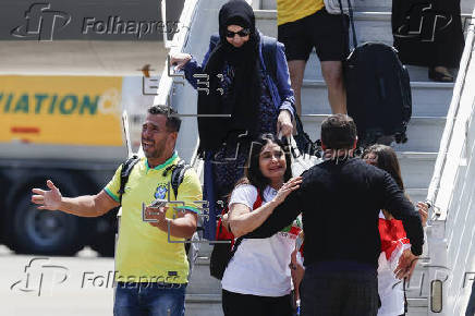 Lula recibe a un primer grupo de 228 brasileos repatriados desde el Lbano por la guerra