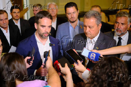 EDUARDO LEITE RECEBE MINISTRO DA CASA CIVIL, RUI COSTA, ACOMPANHADO DE COMITIVA DO GOVERNO FEDERAL, NO PALACIO PIRATINI