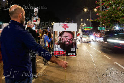 Protest against Israeli government's management of the ongoing conflict in Gaza and to show support for the hostages, in Tel Aviv