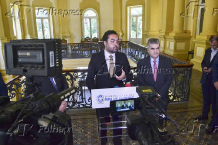 Coletiva de imprensa com autoridades aps reunio do governo e Supervia no RJ