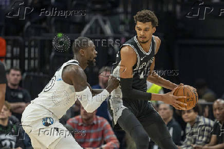 NBA: San Antonio Spurs at Minnesota Timberwolves