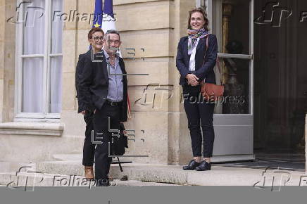 French Prime Minister meets CFDT and MEDEF