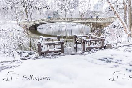 Neve  vista acumulada no Central Park em Nova York