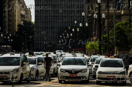 Taxistas protestam em frente  Prefeitura de SP