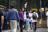 Pedestres enfrentam tarde gelada na Paulista