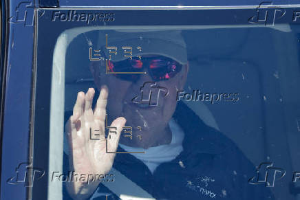 Juan Carlos I llega al puerto de Sanxenxo