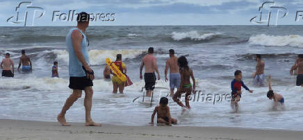 Matinhos (PR), 01/01/2025 ? Afogamentos praia do Parana.  Bombeiros aturaram em afogamentos no primeiro dia do ano de 2025, na praia de Matinhos no litoral paranaense , nesta terca-feira(01).