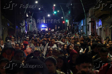 Migrant caravan leaves Tapachula to reach the U.S. border