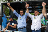 Ricardo Nunes em evento de campanha ao lado de Tarcsio de Freitas