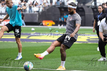 Corinthians e Atltico-GO pelo Campeonato Brasileiro