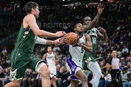 NBA: Sacramento Kings at Milwaukee Bucks