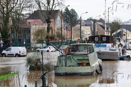 Storm Herminia hits western France