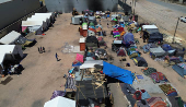 Miles de migrantes arman un campamento en el norte de Mxico tras operativos en los trenes