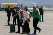 Lula recibe a un primer grupo de 228 brasileos repatriados desde el Lbano por la guerra