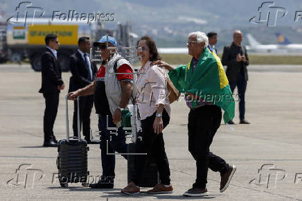 Lula recibe a un primer grupo de 228 brasileos repatriados desde el Lbano por la guerra