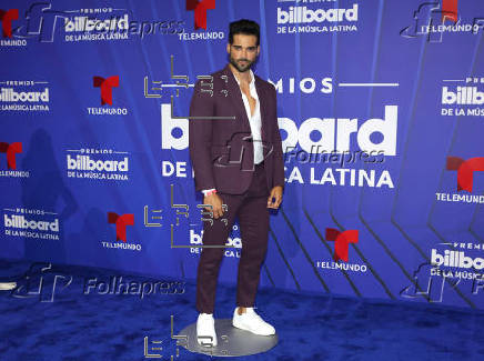 El negro y los diseos clsicos intervenidos dominaron la alfombra de los Latin Billboards