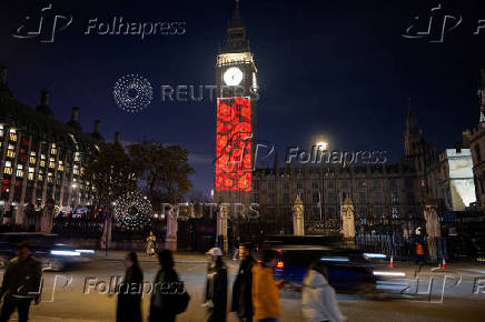 Elizabeth Tower lights up in honour of Remembrance Sunday