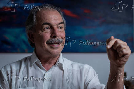 Entrevista com o ex-ministro Aloizio Mercadante