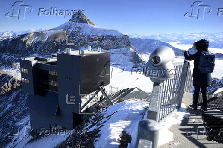 Swiss Alps restaurant reopens after fire