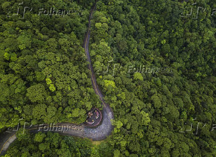 Trecho da chamada Estrada Velha de Santos, desativada para automveis