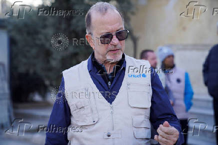 UNICEF Deputy Executive Director, Ted Chaiban, visits a damaged school in Aleppo