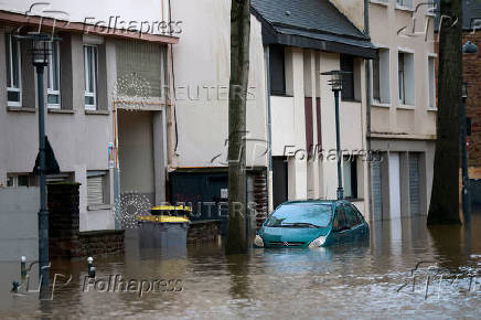 Storm Herminia hits western France