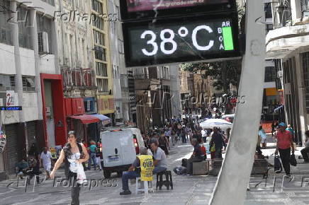 Calor em So Paulo com com termmetros marcando 38 graus