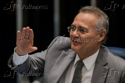 Renan Calheiros renuncia  liderana do PMDB no Senado