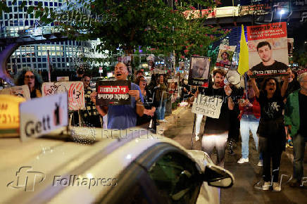 Protest against Israeli government's management of the ongoing conflict in Gaza and to show support for the hostages, in Tel Aviv