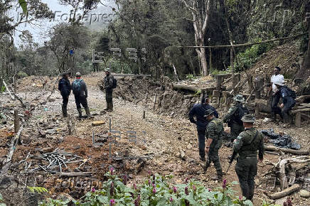 Las autoridades colombianas recuperan una cordillera devastada por la fiebre del oro