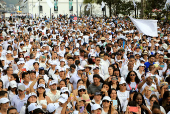 Miles de personas marchan por la paz y rechazan la violencia en el suroeste de Colombia