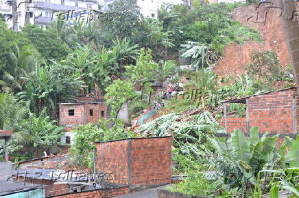 Deslizamento de terra causa morte de jovem de 23 anos em Salvador na BA