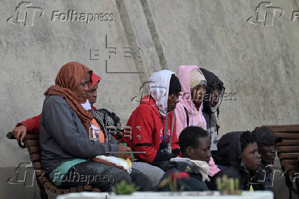 Rescatadas otros 59 inmigrantes de un cayuco en aguas de El Hierro