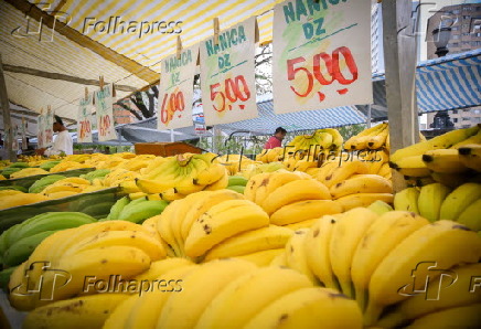 Vista de feira livre, em So Paulo