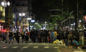 Usurios de crack caminham pela avenida Duque de Caxias, no centro de SP