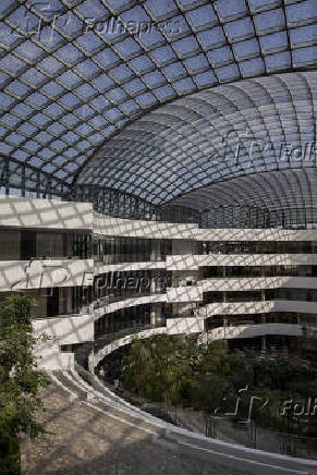 Novo centro de ensino e pesquisa do Einstein, com bosque no trreo e teto de vidro