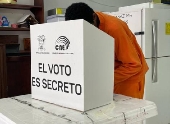 Ecuador vuelve a votar si permite extradiciones en medio violenta ola de crimen organizado