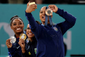 Artistic Gymnastics - Women's Floor Exercise Victory Ceremony